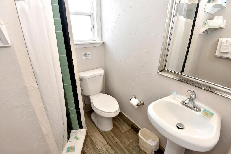 Shoreline Suites & Cabana Cottages – Beachfront - image 5