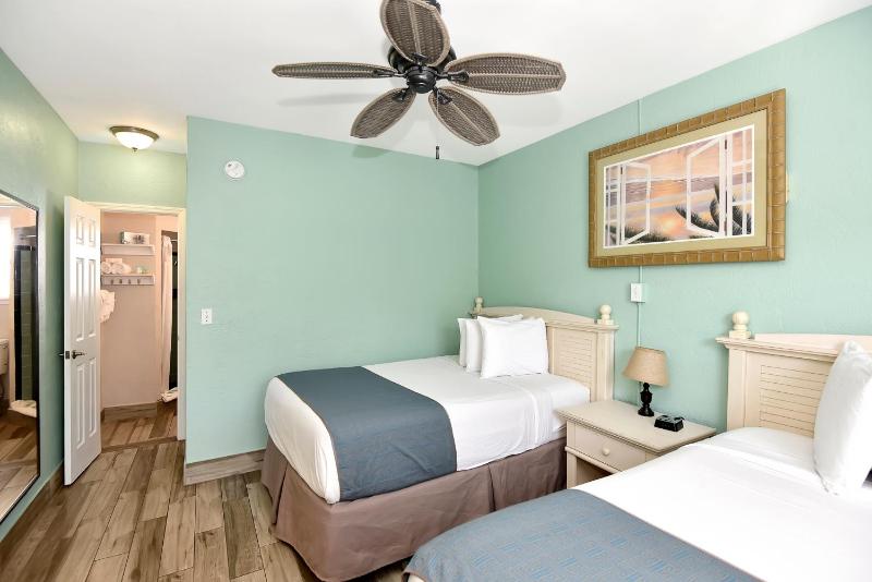 Shoreline Suites & Cabana Cottages – Beachfront - image 2