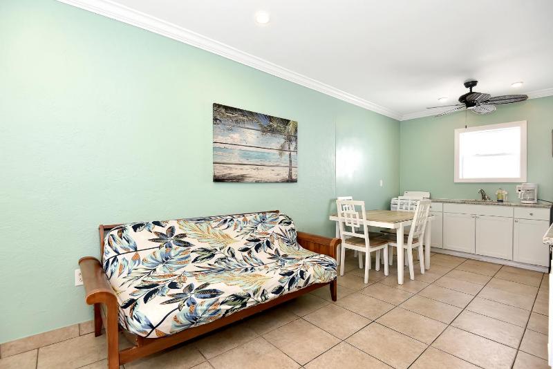 Deluxe One-Bedroom Suite with Garden View image 3