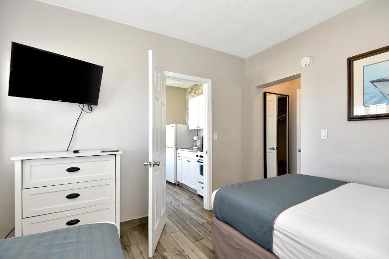 Shoreline Suites & Cabana Cottages – Beachfront - image 15