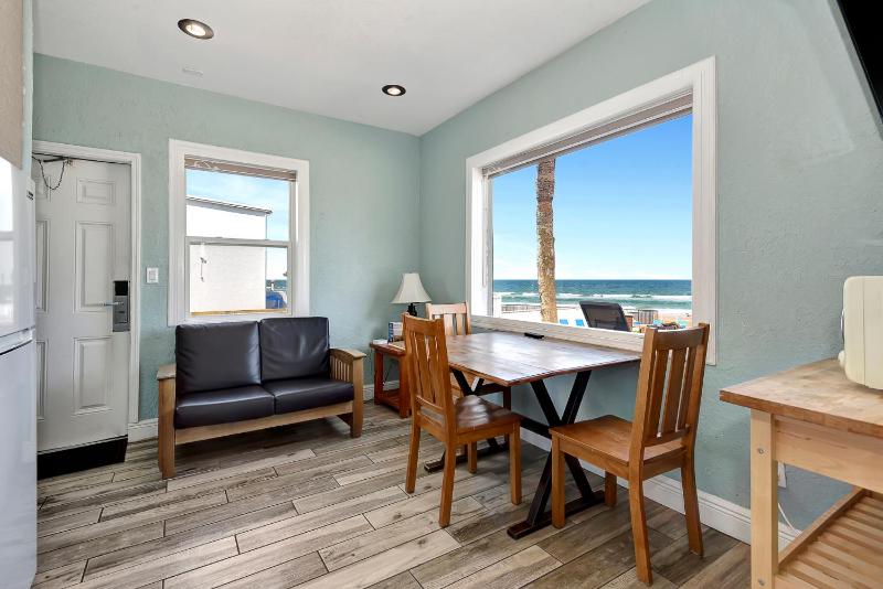 Two-Bedroom Suite with Ocean View image 3