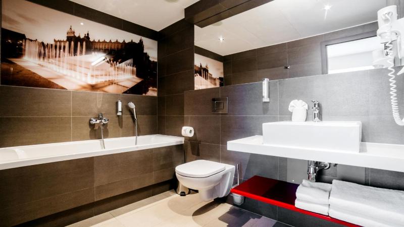 Apartment with City View image 2