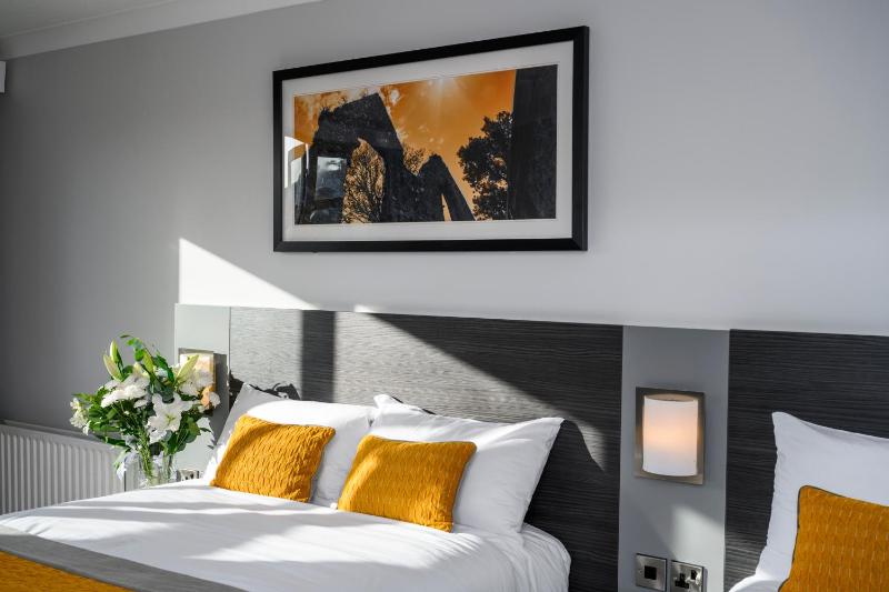 Double & Single Room  image 4