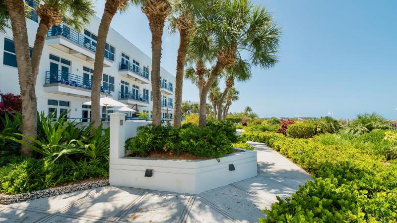 Modern Majesty by Last Key Realty - image 2