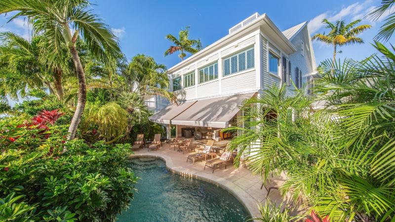 Noonas Mansion by Last Key Realty - image 1