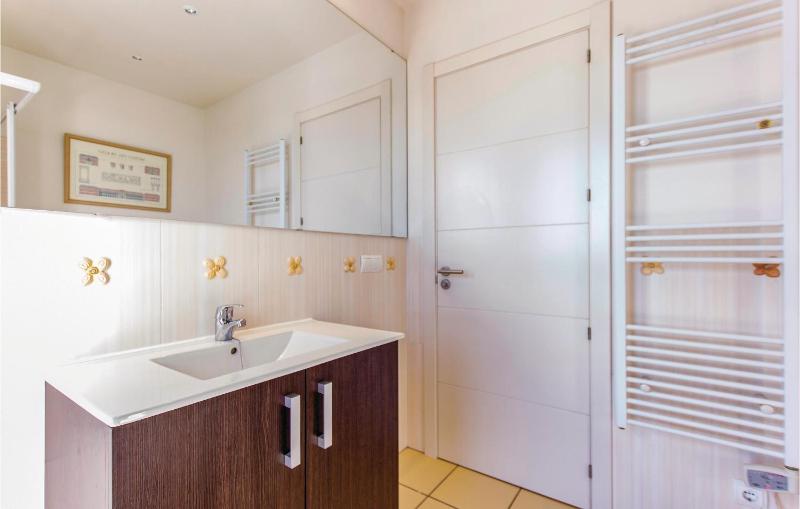Four-Bedroom Holiday Home image 3