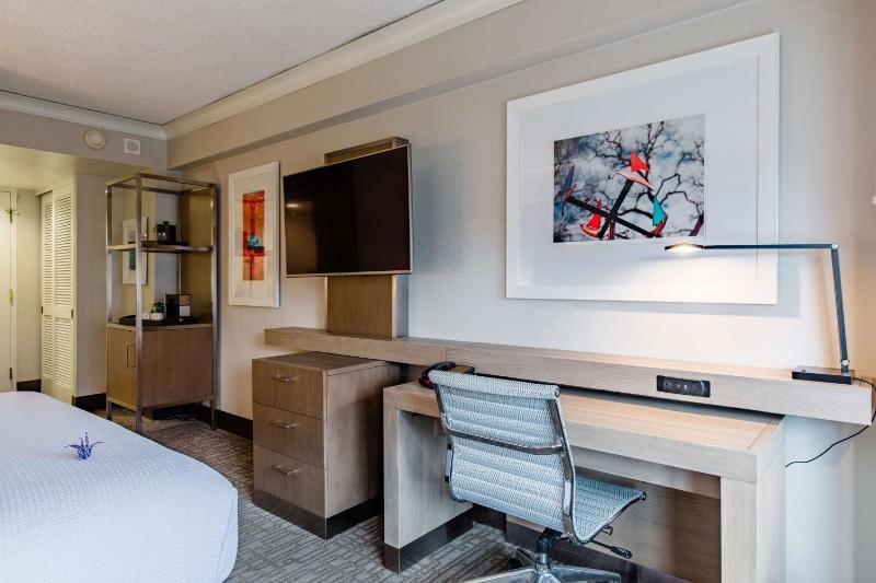 King Room image 3