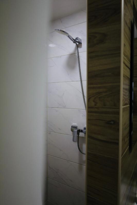 Deluxe Room (2 Adults + 1 Child) image 3