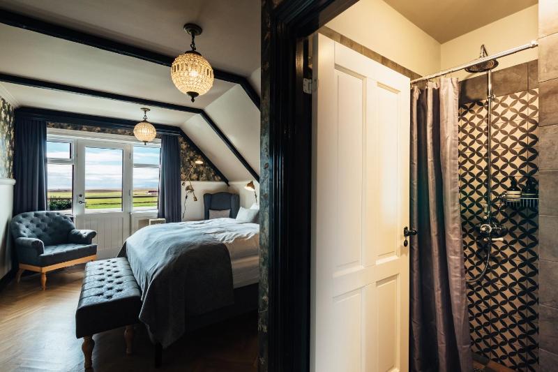 Superior Deluxe Double or Twin Room  image 3