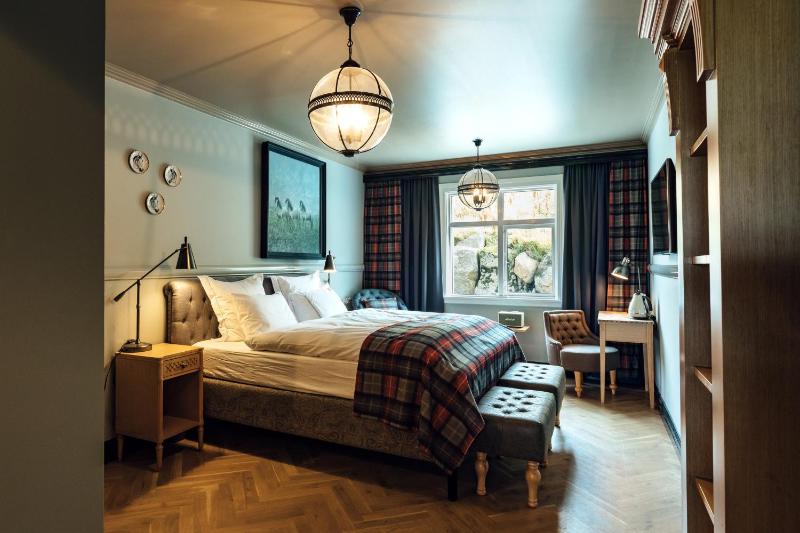 Standard Double or Twin Room image 2