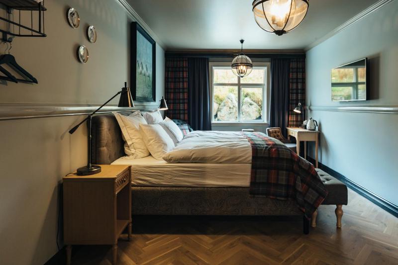 Standard Double or Twin Room image 4