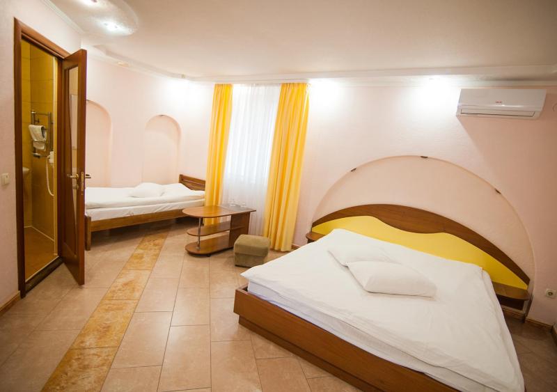 Triple Room image 3