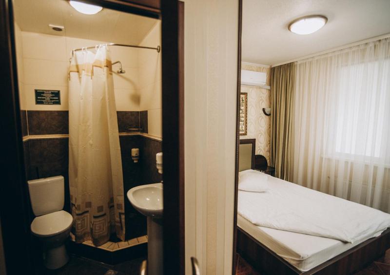 Single Room image 4