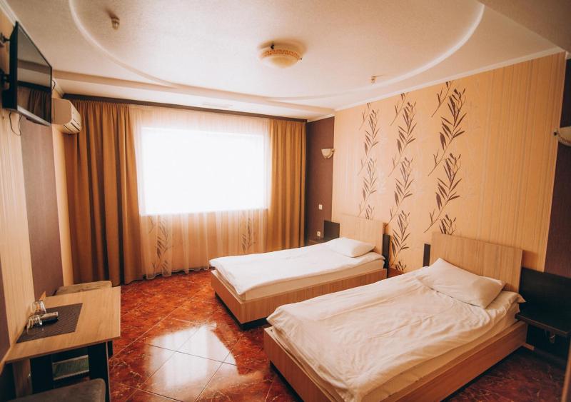 Double Room image 3