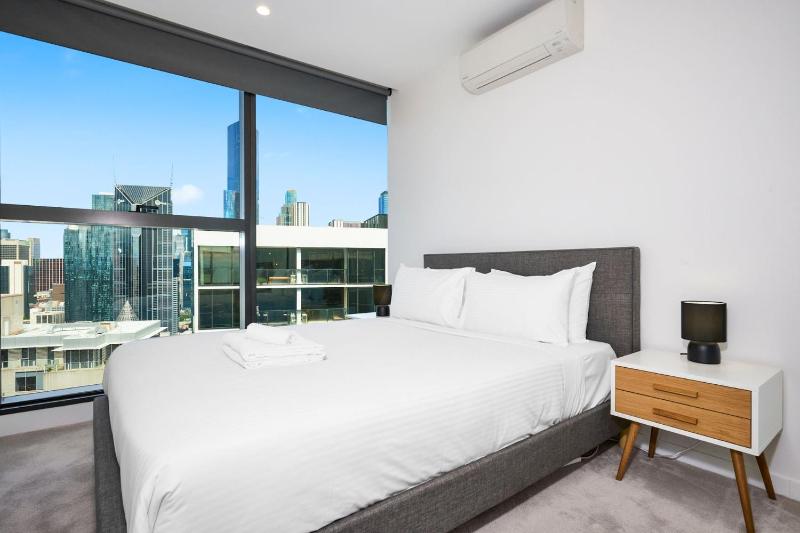 Discover Melbourne from a Stylish City Retreat - image 7