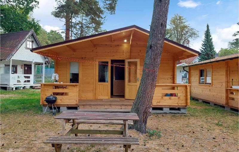 1 Bedroom Beach Front Home In Pobierowo - image 10