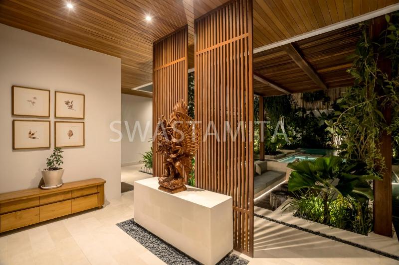 Luxe 5BR Villa 200m to Brawah Beach Retreat - image 31