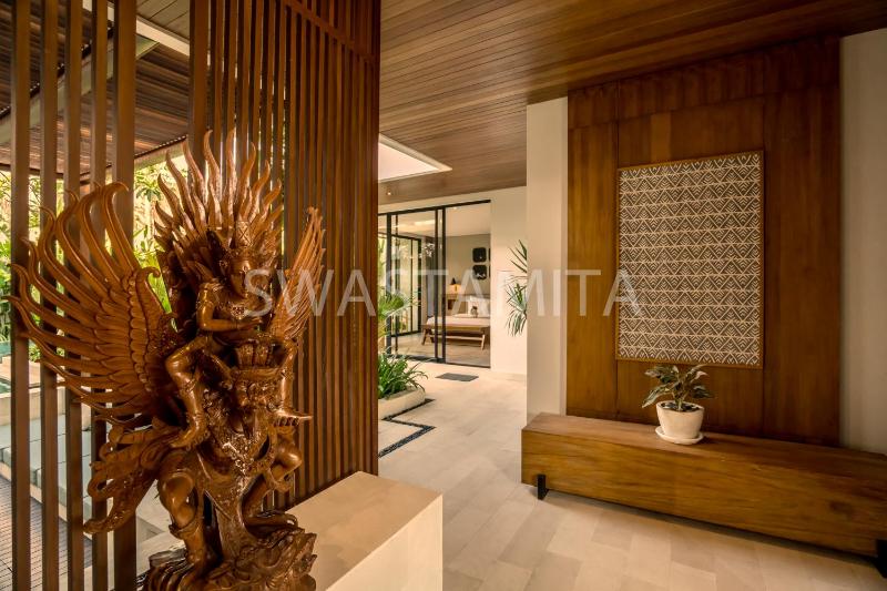 Luxe 5BR Villa 200m to Brawah Beach Retreat - image 49