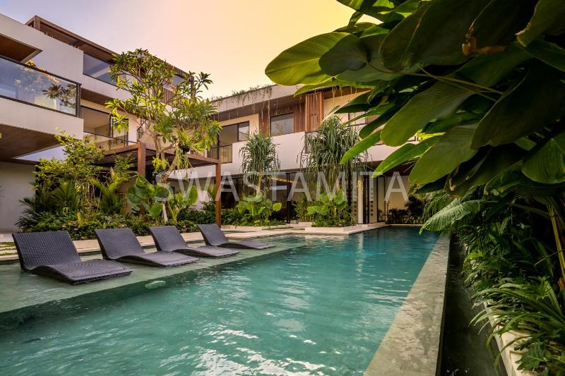 Luxe 5BR Villa 200m to Brawah Beach Retreat - image 33