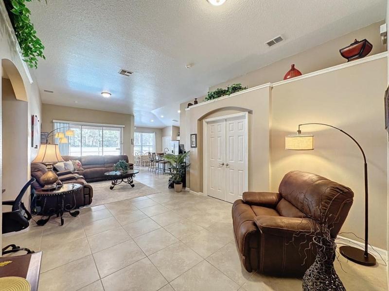 4 Bed in Windsor Palms Resort - Steps to Disney villa - image 21