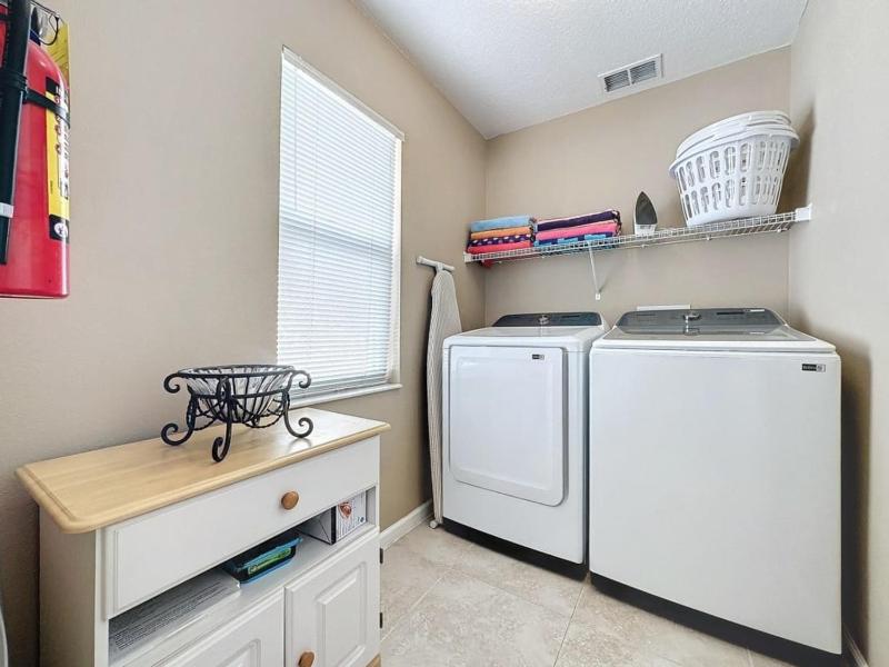 4 Bed in Windsor Palms Resort - Steps to Disney villa - image 40