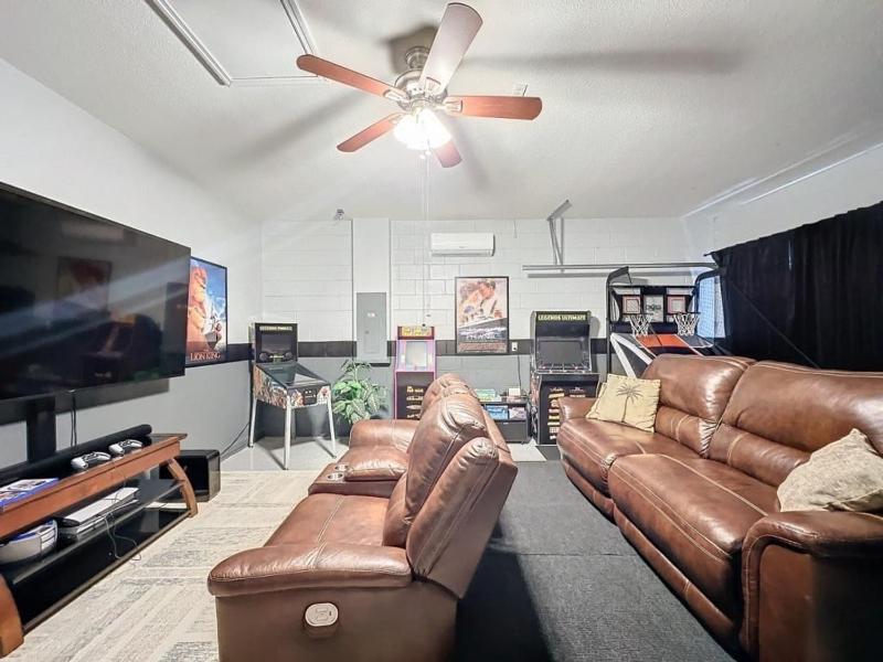 4 Bed in Windsor Palms Resort - Steps to Disney villa - image 23