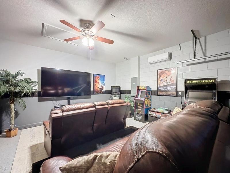 4 Bed in Windsor Palms Resort - Steps to Disney villa - image 4