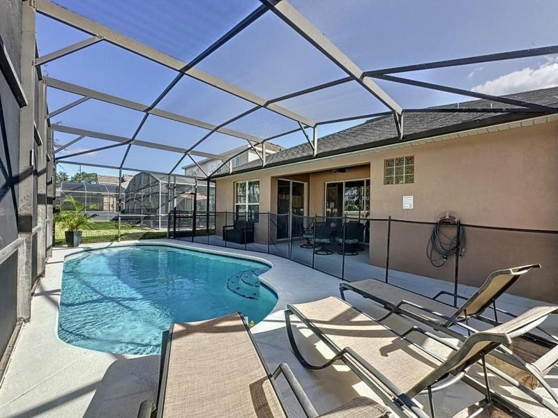 4 Bed in Windsor Palms Resort - Steps to Disney villa - image 6