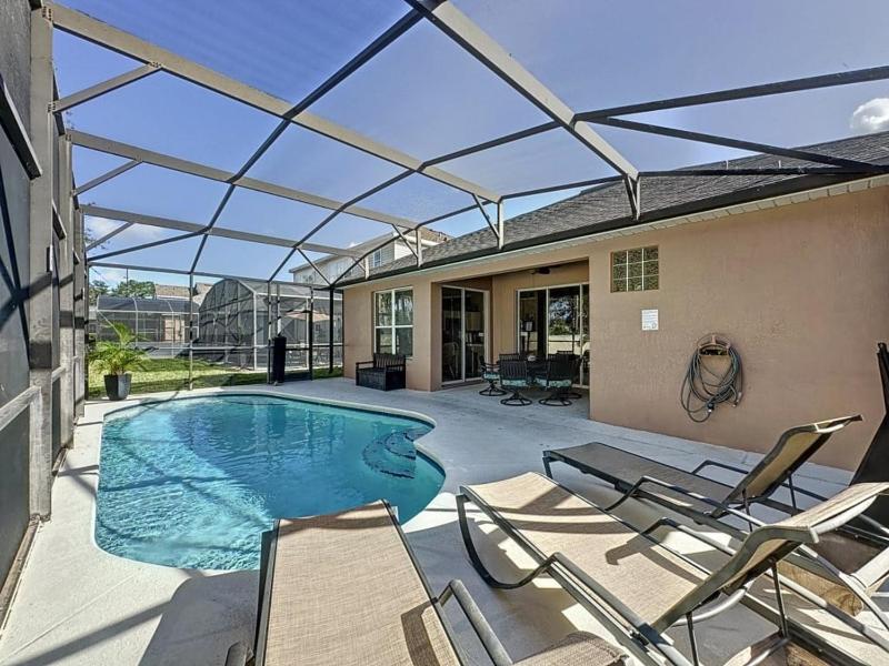 4 Bed in Windsor Palms Resort - Steps to Disney villa - image 25
