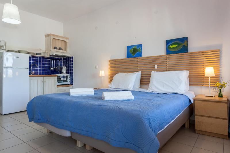 Thea Home Hotel by Booking Kottas - image 21