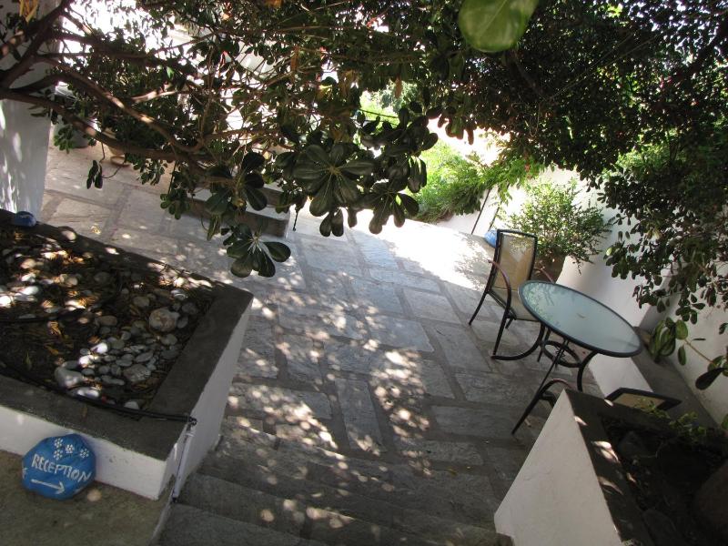 Thea Home Hotel by Booking Kottas - image 5