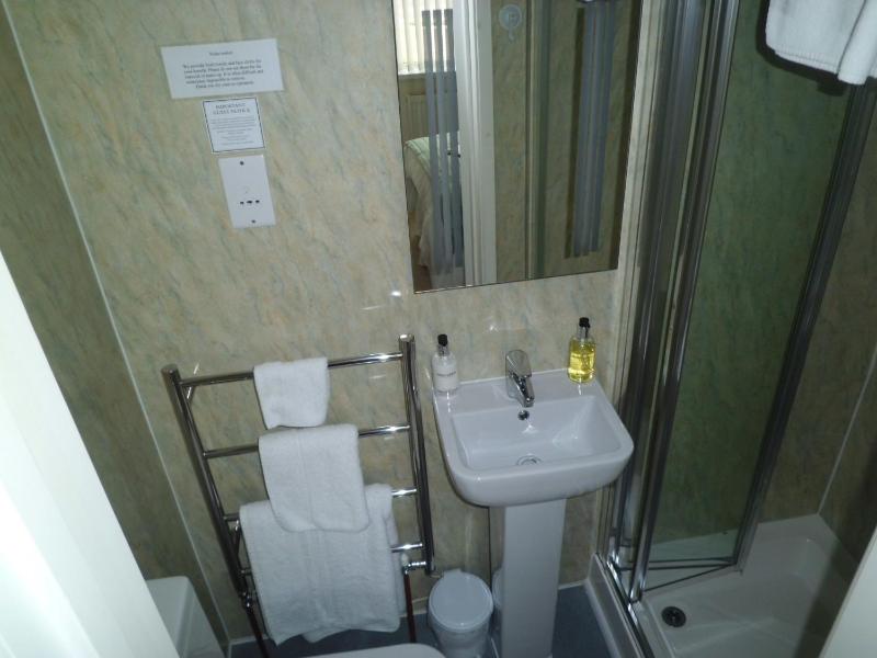 Single Room image 2