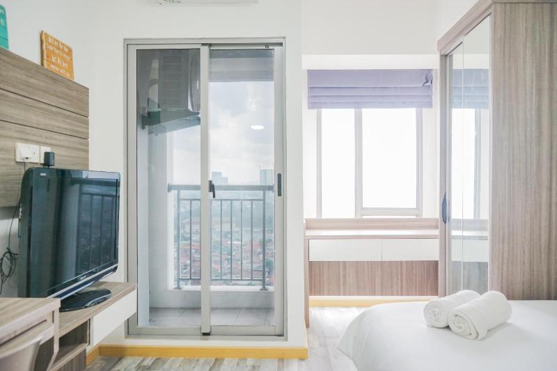 Strategic Studio Apartment at M-Town Residence By Travelio - image 5