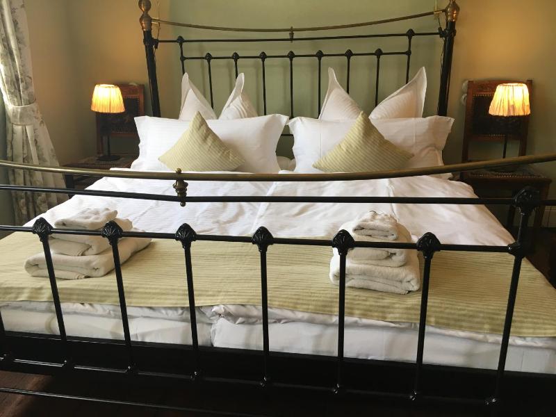 Superior Double Room image 3