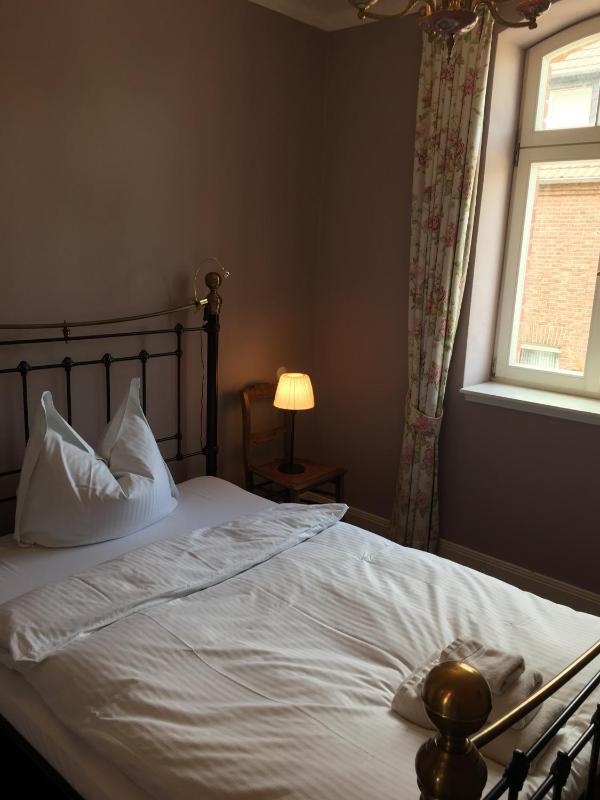 Standard Double Room image 2
