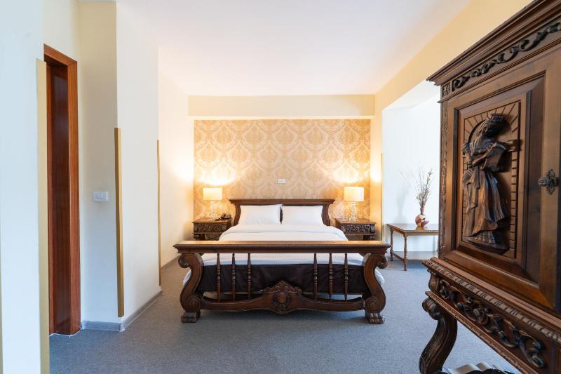 Junior Suite with Spa Access  image 4