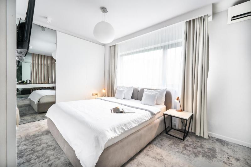 Deluxe Family Suite with Spa Access image 3