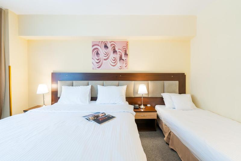Two-Bedroom Suite with Spa Access image 3