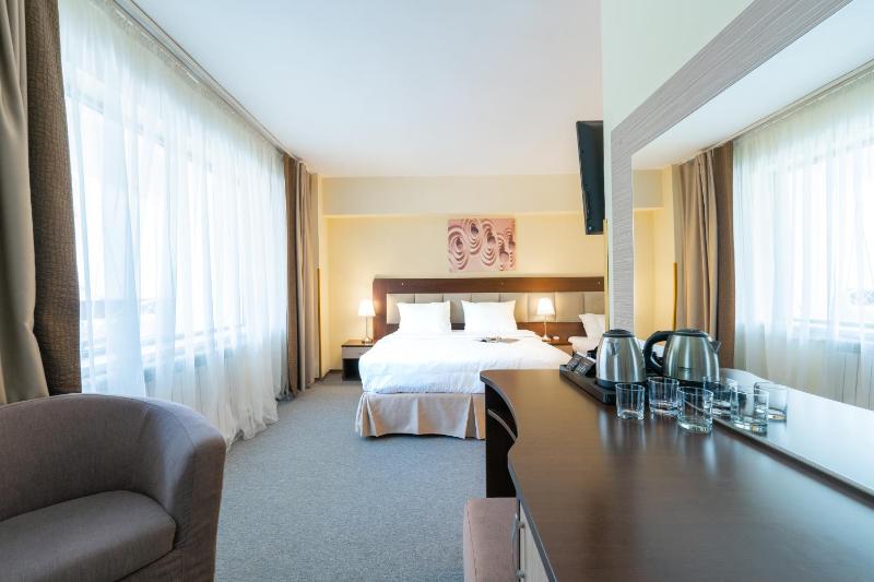 Two-Bedroom Suite with Spa Access image 4