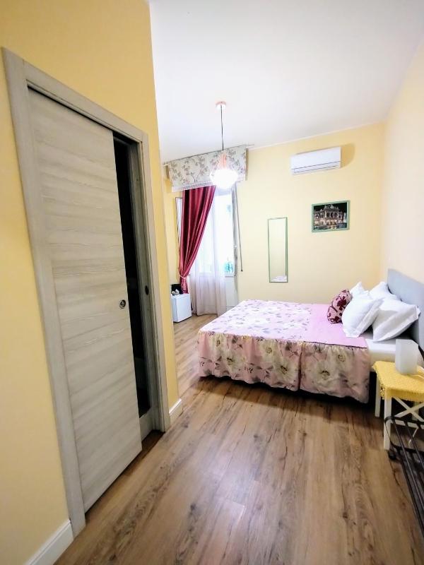 Double Room with Balcony image 1