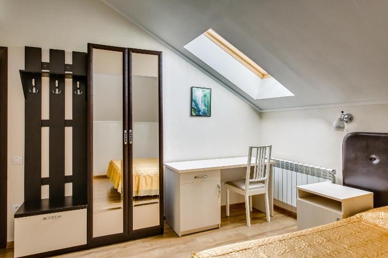 Standard Double Room image 2