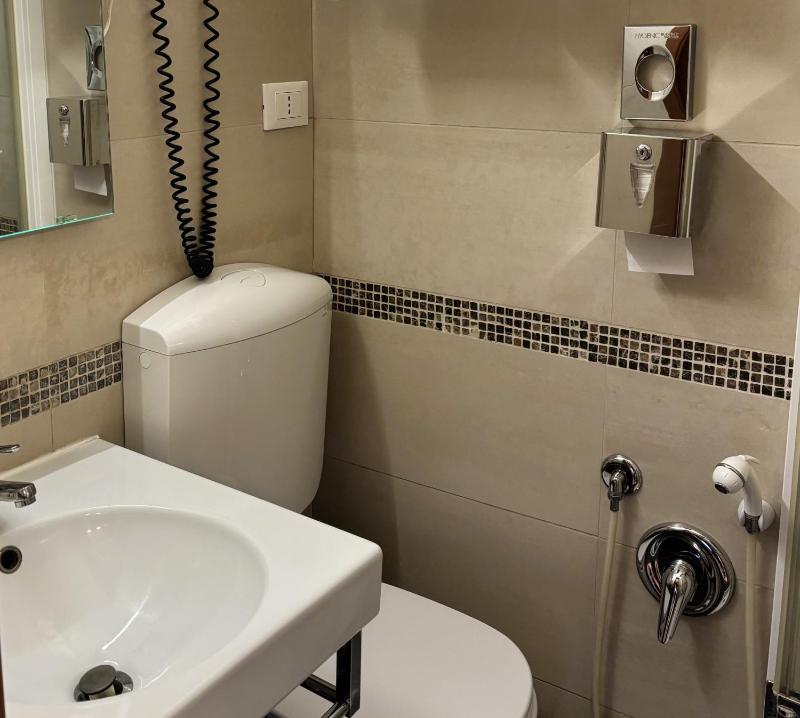 Economy Single Room image 2