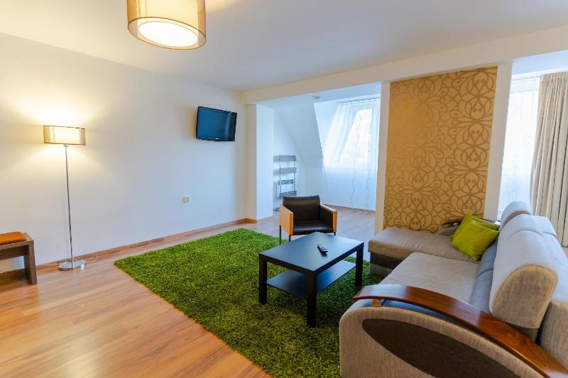 Family Room image 3