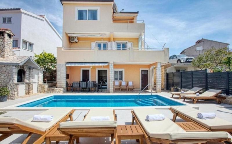 House Mirka - image 44