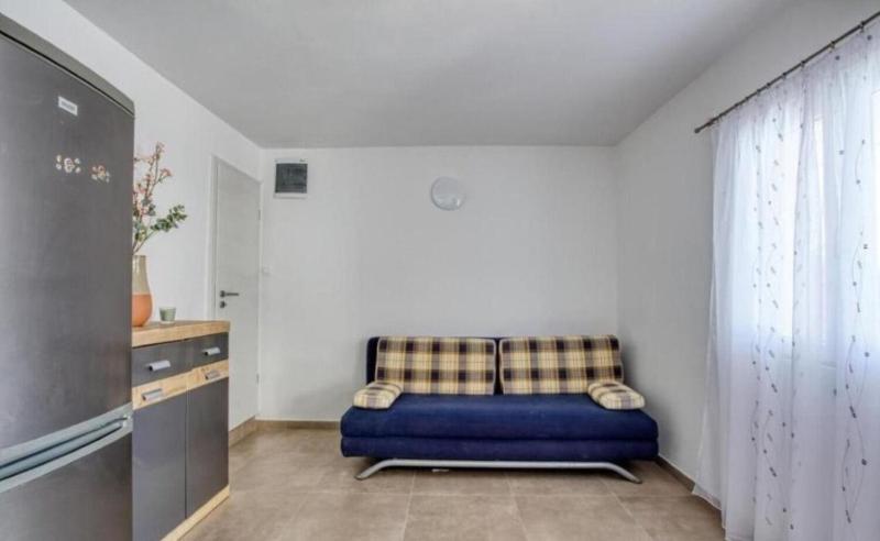 House Mirka - image 4