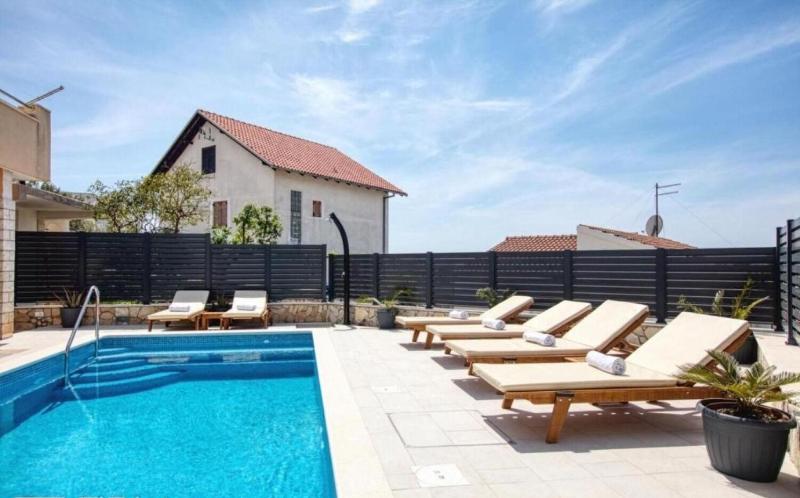 House Mirka - image 32