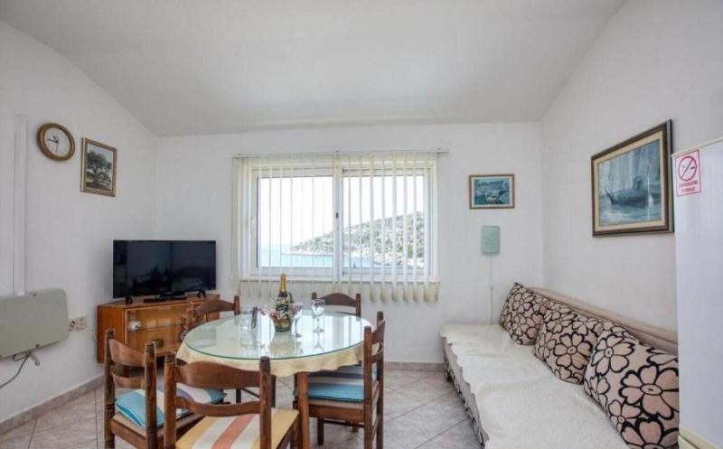 House Mirka - image 14