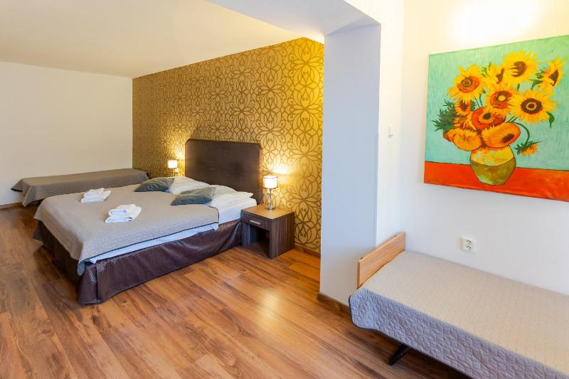 One-Bedroom Apartment image 3