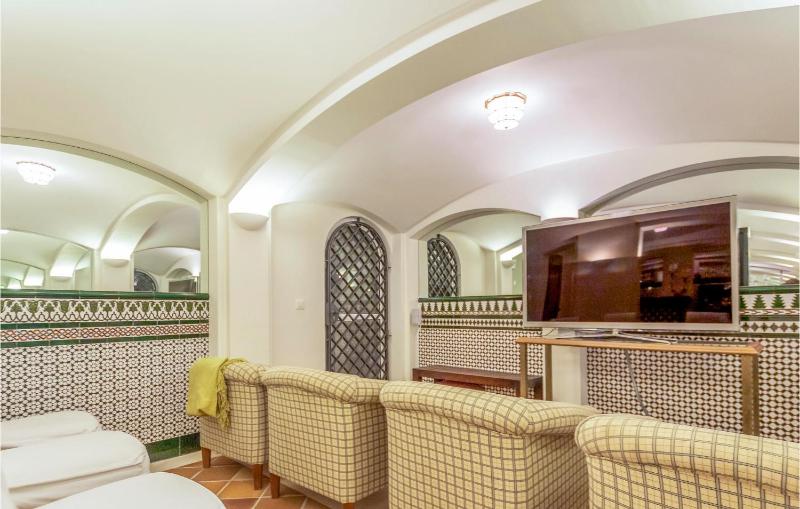 Luxurious Home In Málaga - image 8