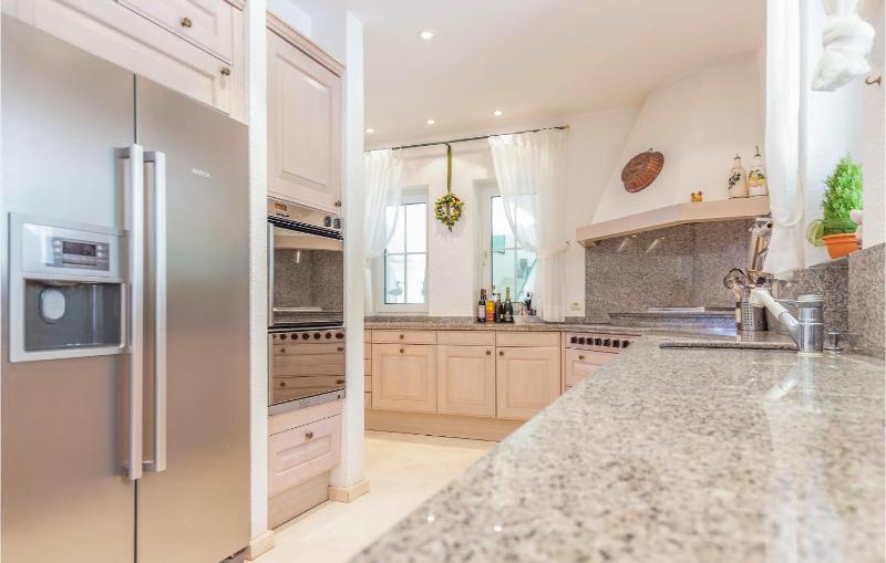 Luxurious Home In Málaga - image 25